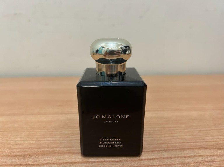 Jo Malone 黑琥珀與野薑花 成熟穩重風格穿搭 